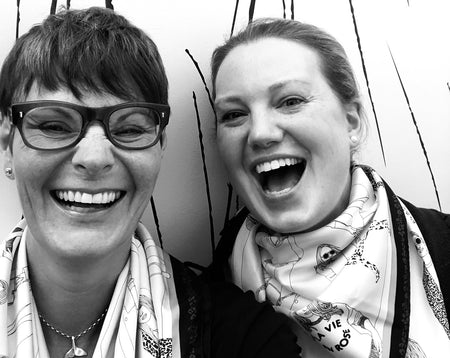 Blouse with Raglan and smock cuffs